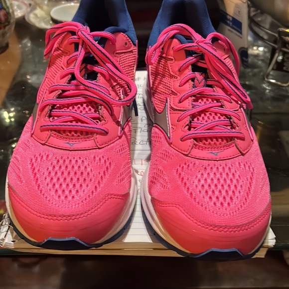 COPY - Mizuno running shoes - Picture 2 of 10